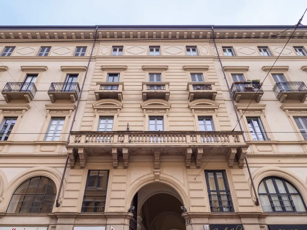 Casa d'Autore Milano Via Cesare Correnti - Evidenza